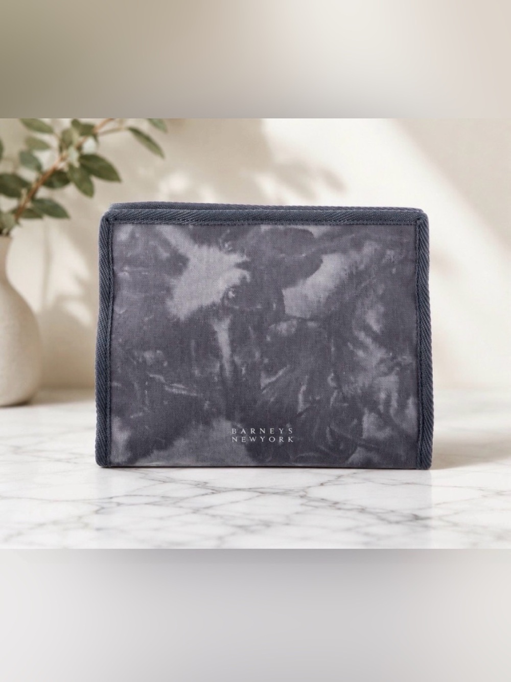 Barneys New York Unisex Gray Cosmetic Case Pouch